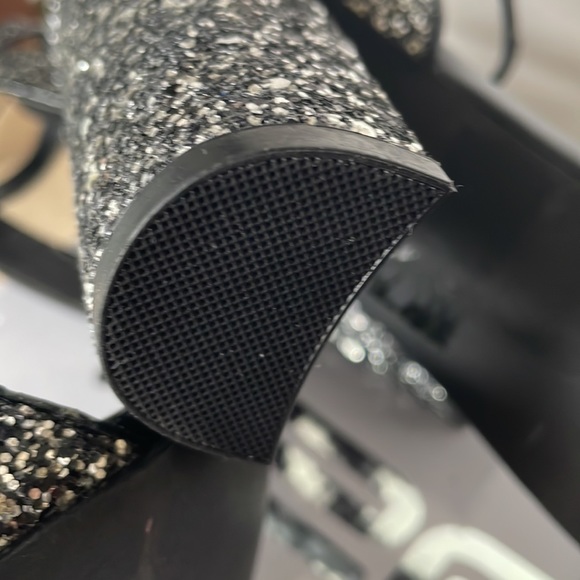 NWT Gorgeous Brand New Sandals with Black Shimmers. - Picture 12 of 15